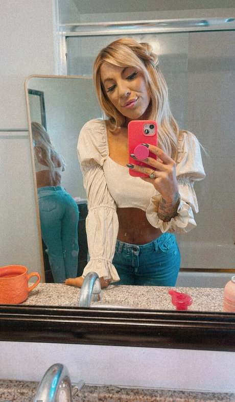 Theblondeslife