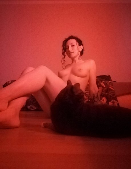 Olya_Holmes