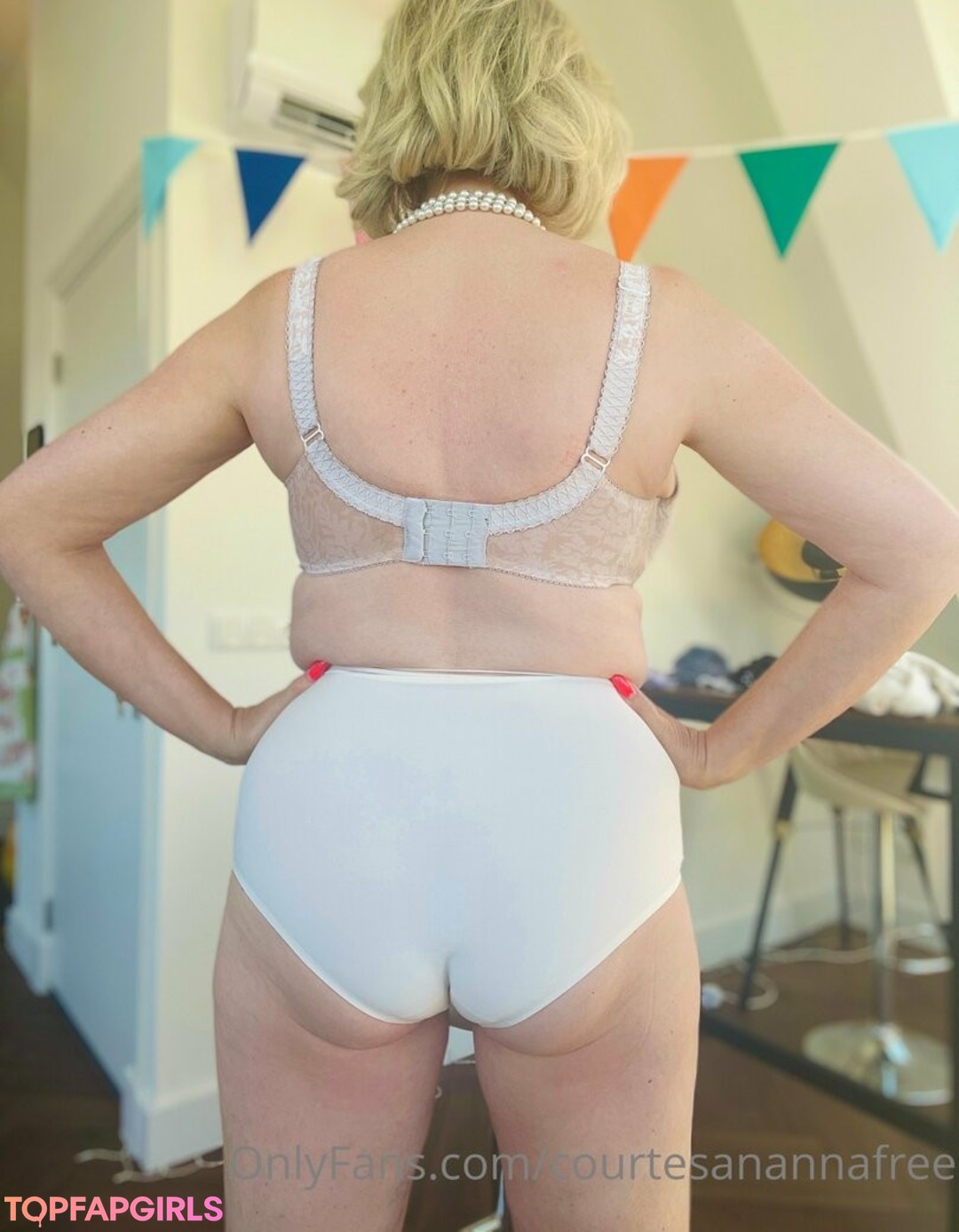 Photo nue de fuite OnlyFans de Courtesanannafree #10 Photo nue de fuite OnlyFans de Courtesanannafree #10