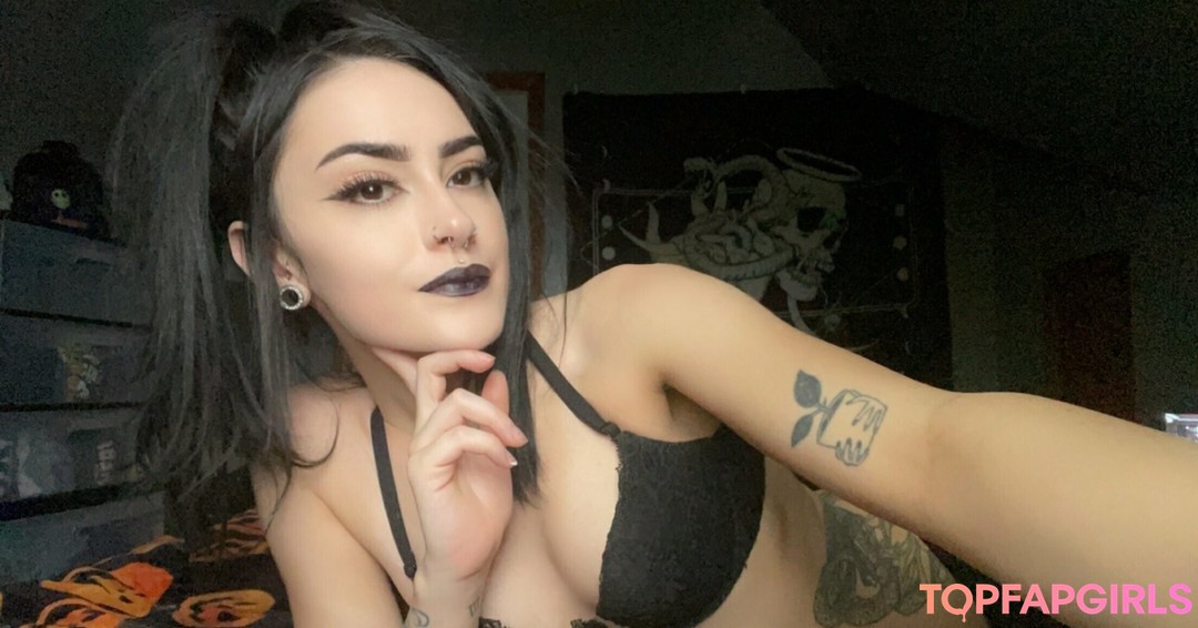 Photo nue de fuite OnlyFans de Stonedinagraveyard #52 Photo nue de fuite OnlyFans de Stonedinagraveyard #52
