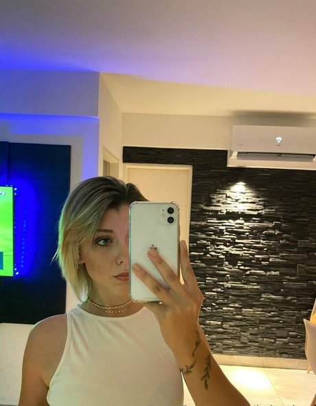 Photo nue de fuite OnlyFans de Lolaylen