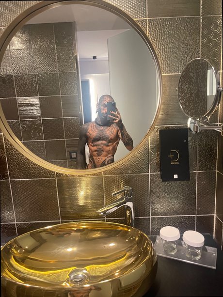 Photo nue de fuite OnlyFans de Shaymann Tattoo