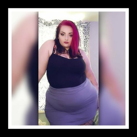 Photo nue de fuite OnlyFans de Succubus