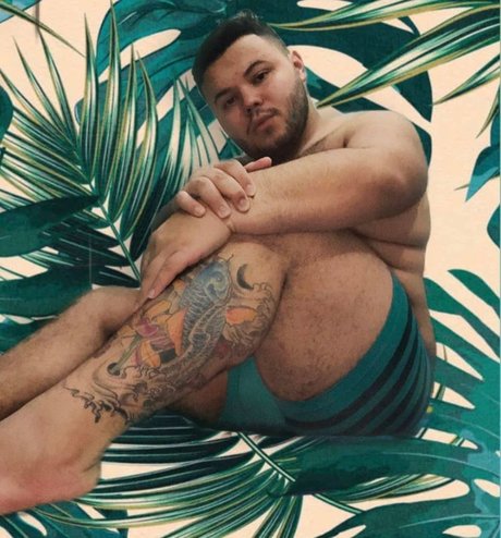 Photo nue de fuite OnlyFans de Theo Medeiros