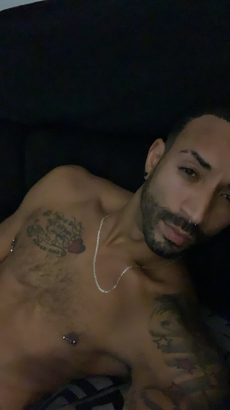 Photo nue de fuite OnlyFans de Luigi V