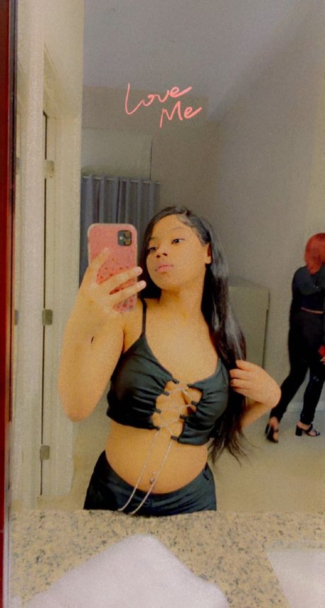 Photo nue de fuite OnlyFans de Princessnanii