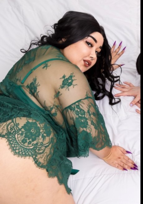 Miss Chloe Klein