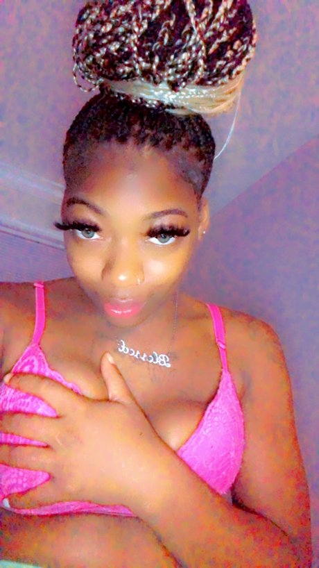 Photo nue de fuite OnlyFans de U2215104