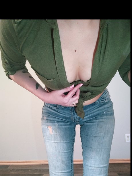 Tinyladyxoxo