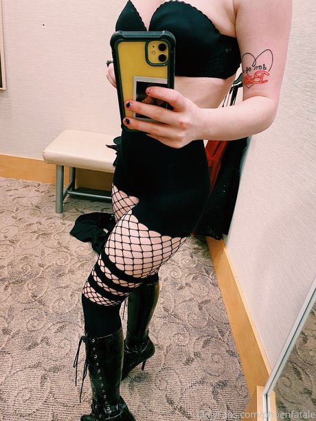 Photo nue de fuite OnlyFans de Phoenfatale