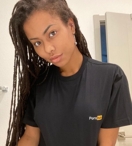 Kira Noir