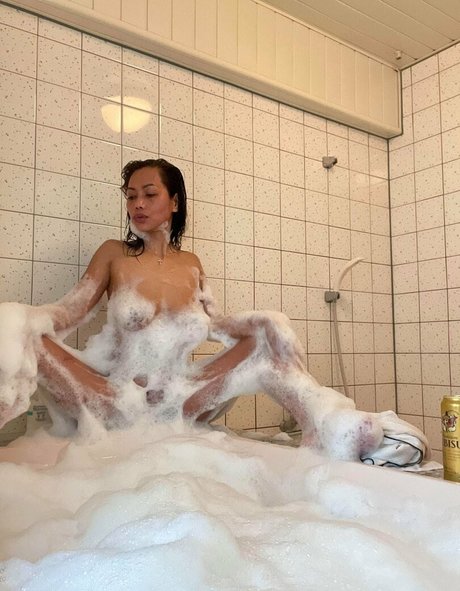 Hotasiangranny