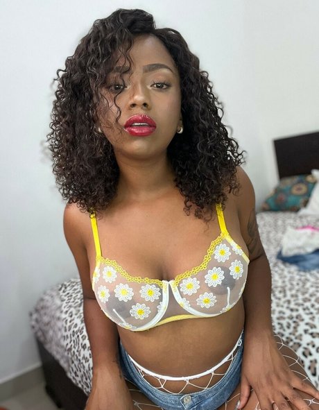 Photo nue de fuite OnlyFans de Yuni Nicolee