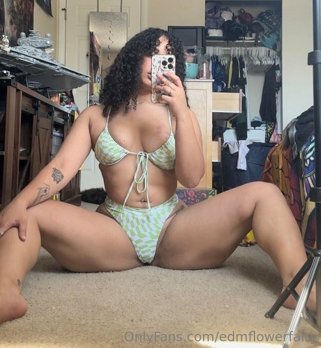 Photo nue de fuite OnlyFans de Edmflowerfairy