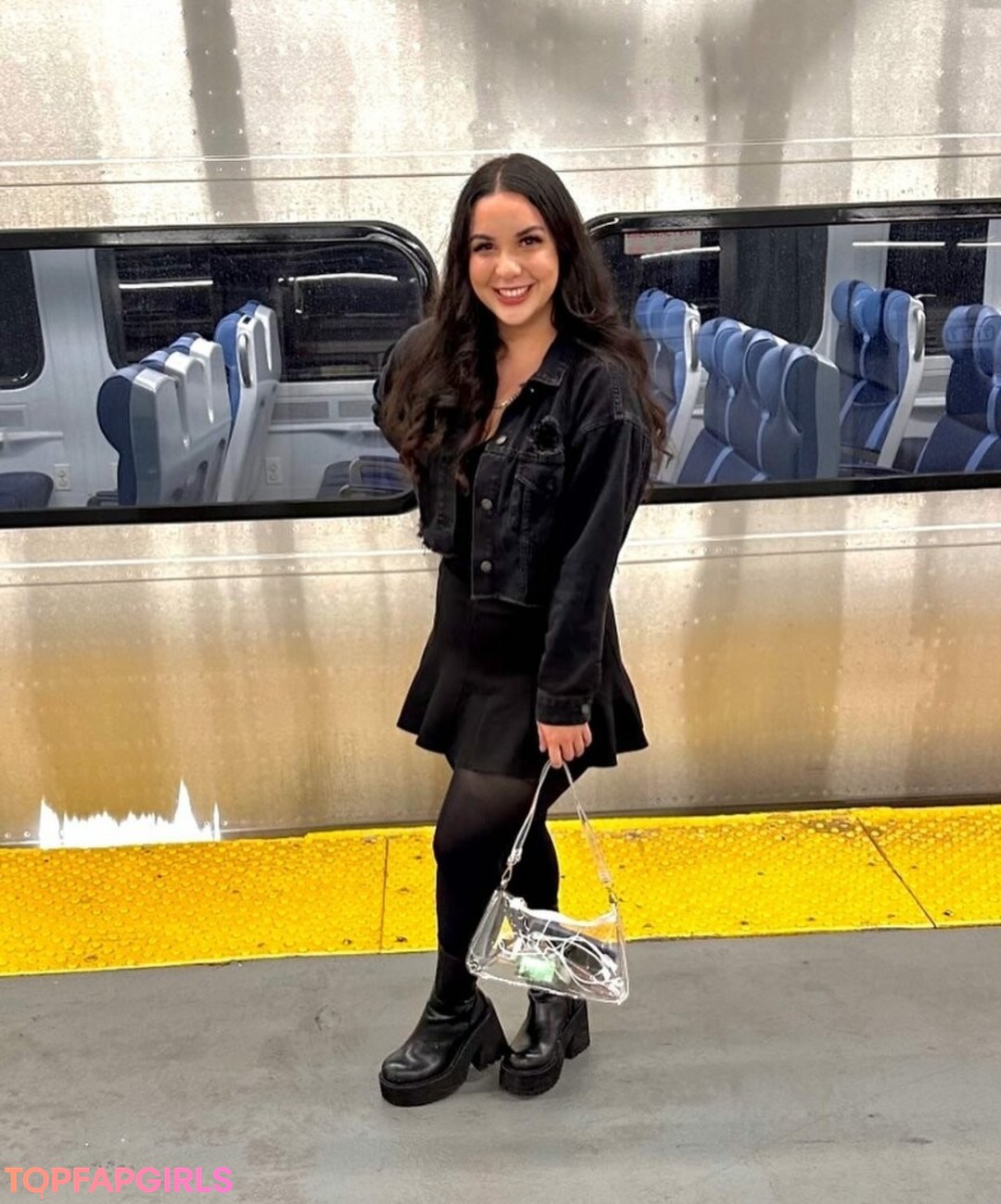 Photo nue de fuite OnlyFans de Obviouslyqueen #15 Photo nue de fuite OnlyFans de Obviouslyqueen #15