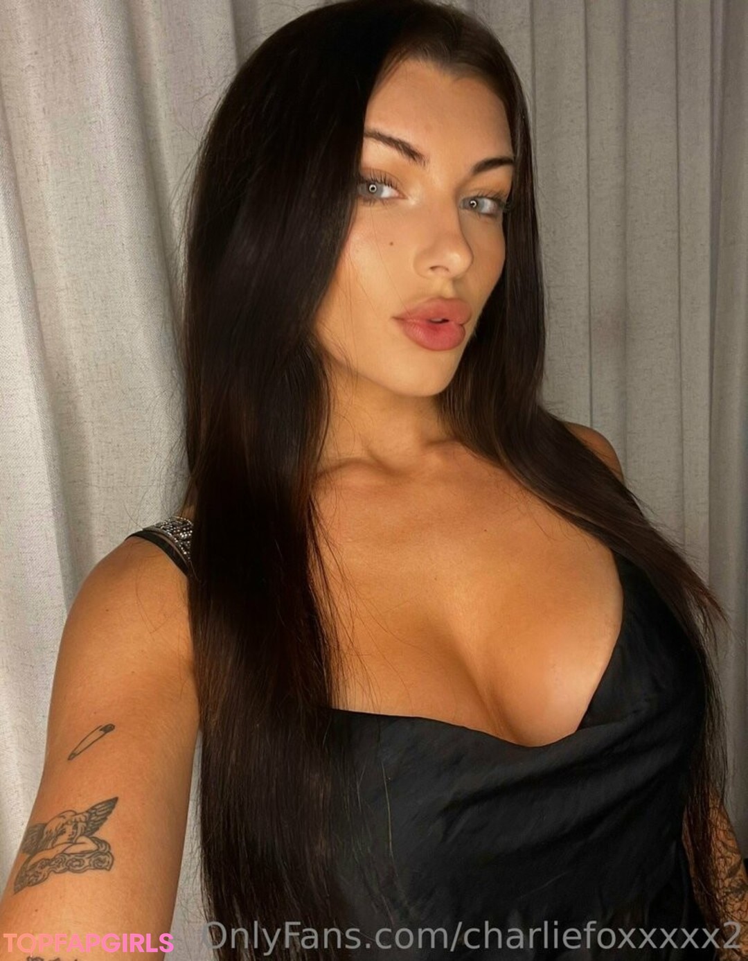 Photo nue de fuite OnlyFans de Charliefoxxxxx2 #22 Photo nue de fuite OnlyFans de Charliefoxxxxx2 #22
