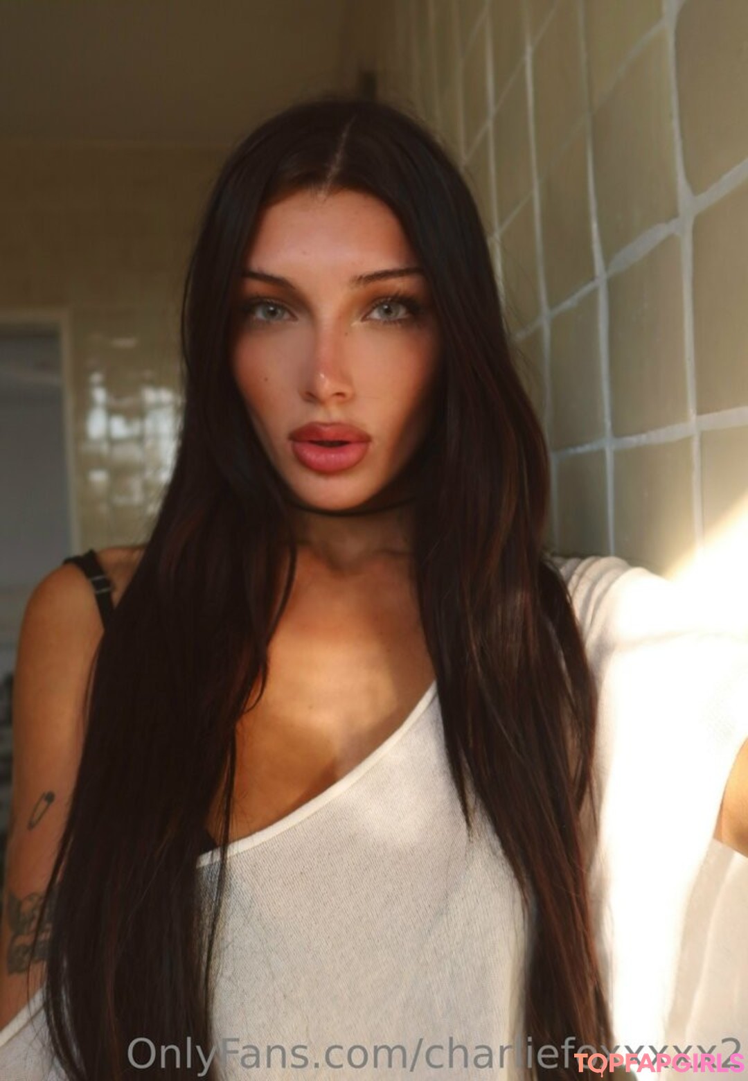 Photo nue de fuite OnlyFans de Charliefoxxxxx2 #31 Photo nue de fuite OnlyFans de Charliefoxxxxx2 #31