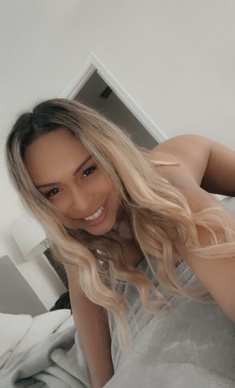 Photo nue de fuite OnlyFans de Adrianna Vega