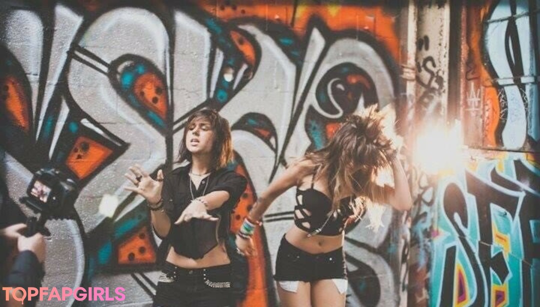 Photo nue de fuite OnlyFans de Krewella #37 Photo nue de fuite OnlyFans de Krewella #37