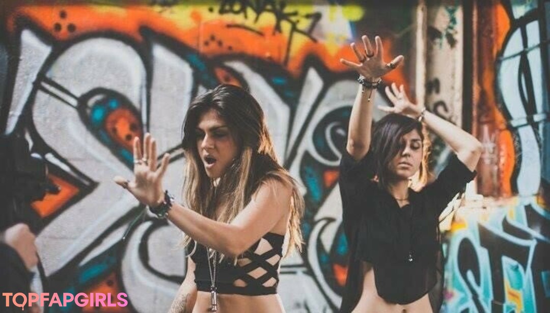 Photo nue de fuite OnlyFans de Krewella #41 Photo nue de fuite OnlyFans de Krewella #41