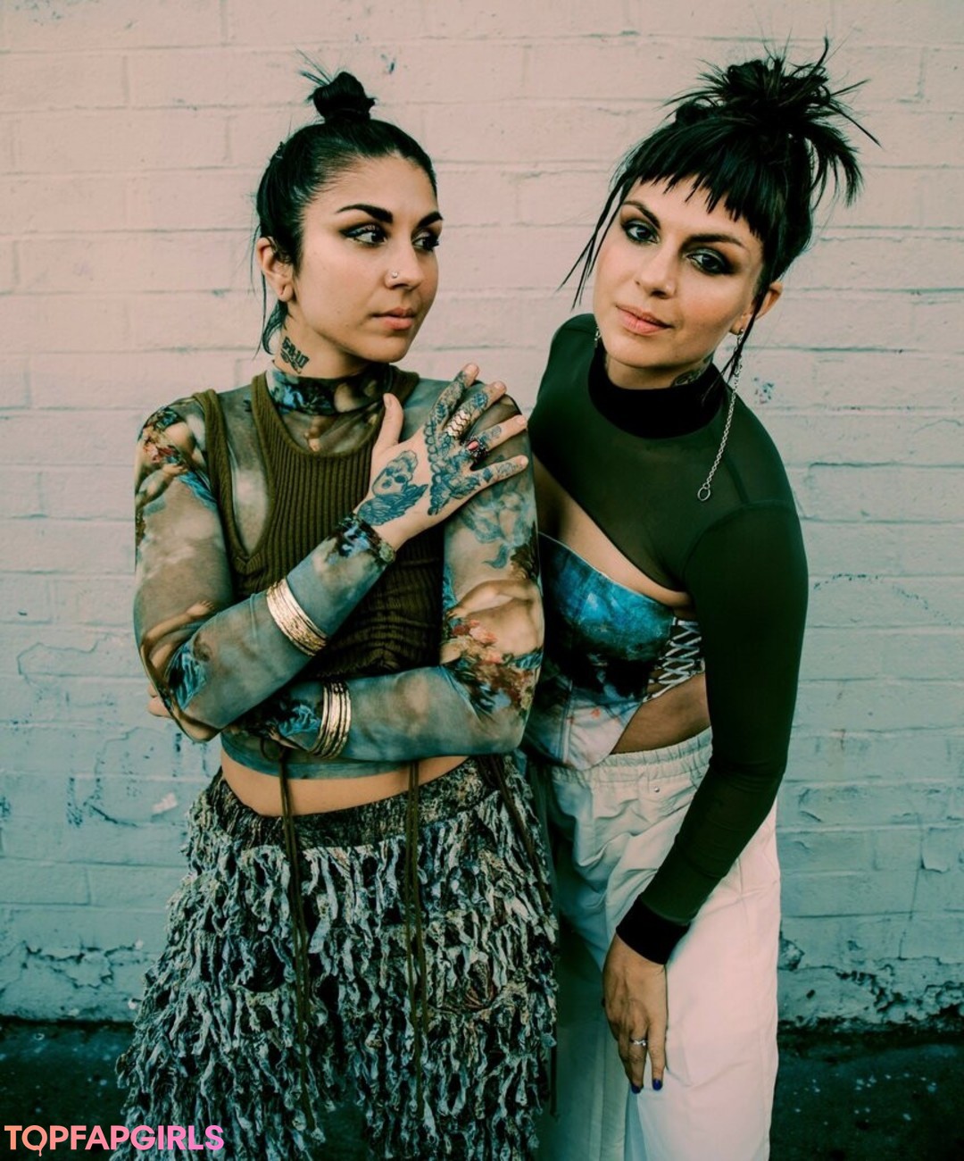 Photo nue de fuite OnlyFans de Krewella #7 Photo nue de fuite OnlyFans de Krewella #7