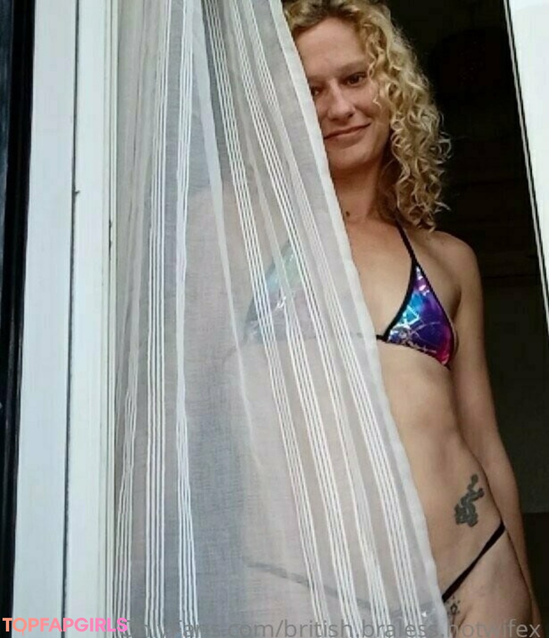 Photo nue de fuite OnlyFans de Britishbralesshotwifex #13 Photo nue de fuite OnlyFans de Britishbralesshotwifex #13