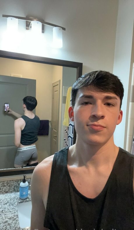 Photo nue de fuite OnlyFans de Devinholtxxx