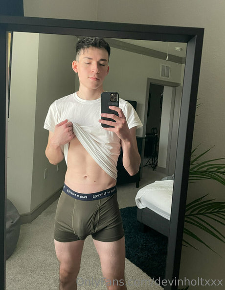 Photo nue de fuite OnlyFans de Devinholtxxx