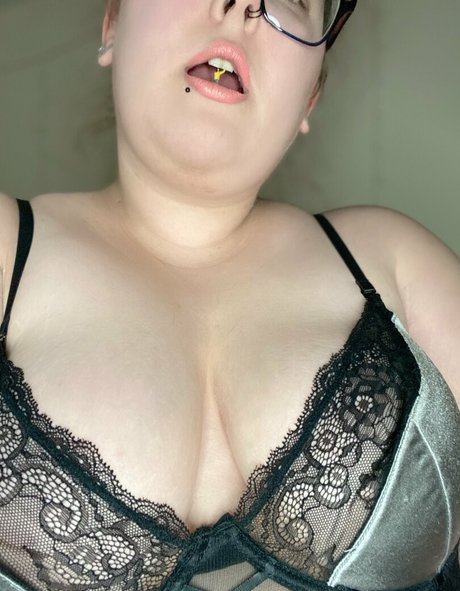 Photo nue de fuite OnlyFans de Misshoneycatt