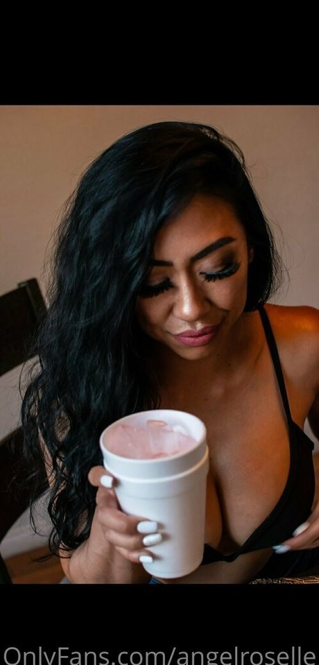 Photo nue de fuite OnlyFans de Angelroselle