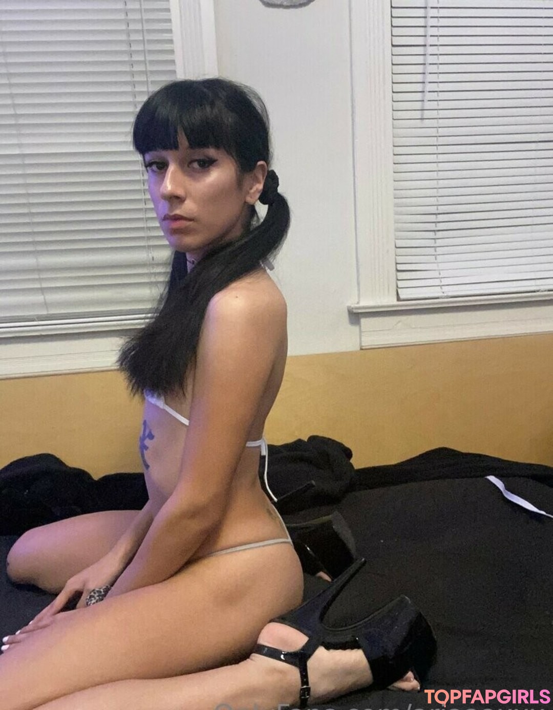 Photo nue de fuite OnlyFans de Ariaaaxxx #9 Photo nue de fuite OnlyFans de Ariaaaxxx #9