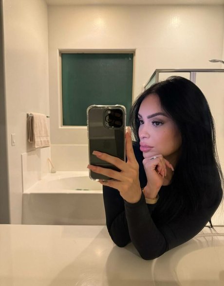 Rayleen Vega