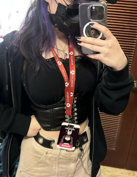 Photo nue de fuite OnlyFans de Rainhoe
