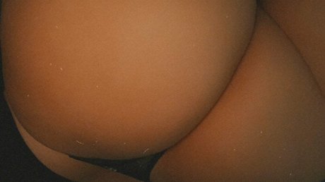 Photo nue de fuite OnlyFans de Ithaca