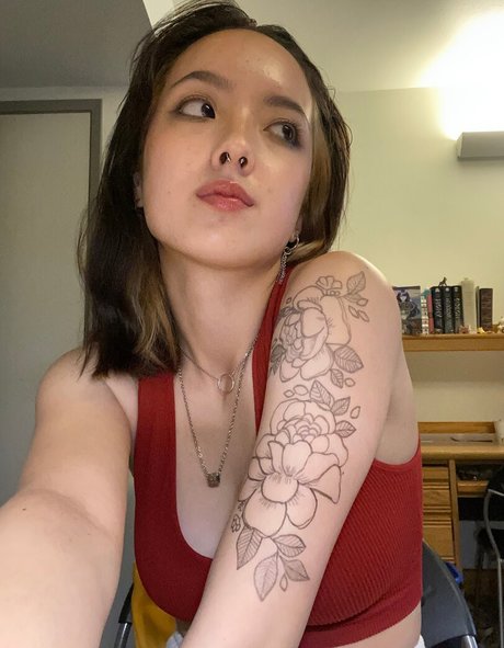 Photo nue de fuite OnlyFans de Earths Asmr