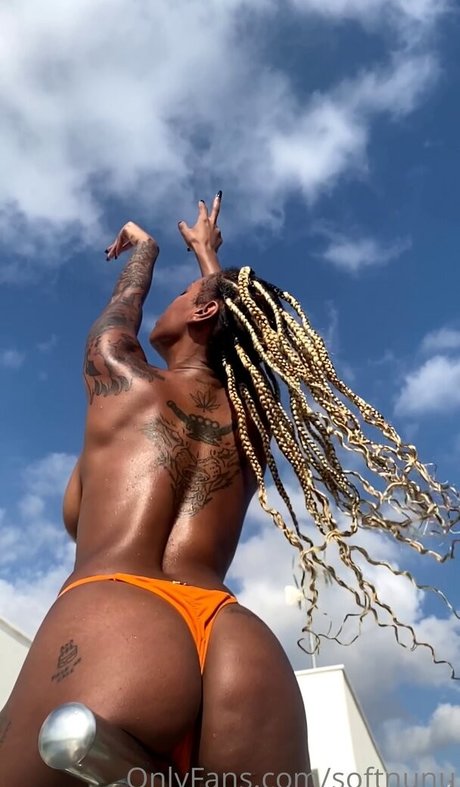 Photo nue de fuite OnlyFans de Softnunu