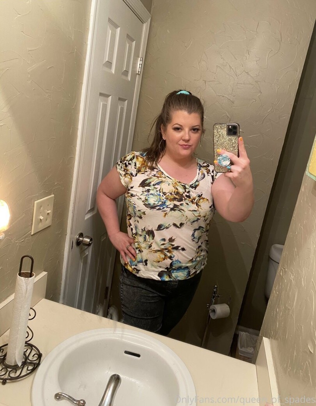 Photo nue de fuite OnlyFans de Queenofspades #15 Photo nue de fuite OnlyFans de Queenofspades #15