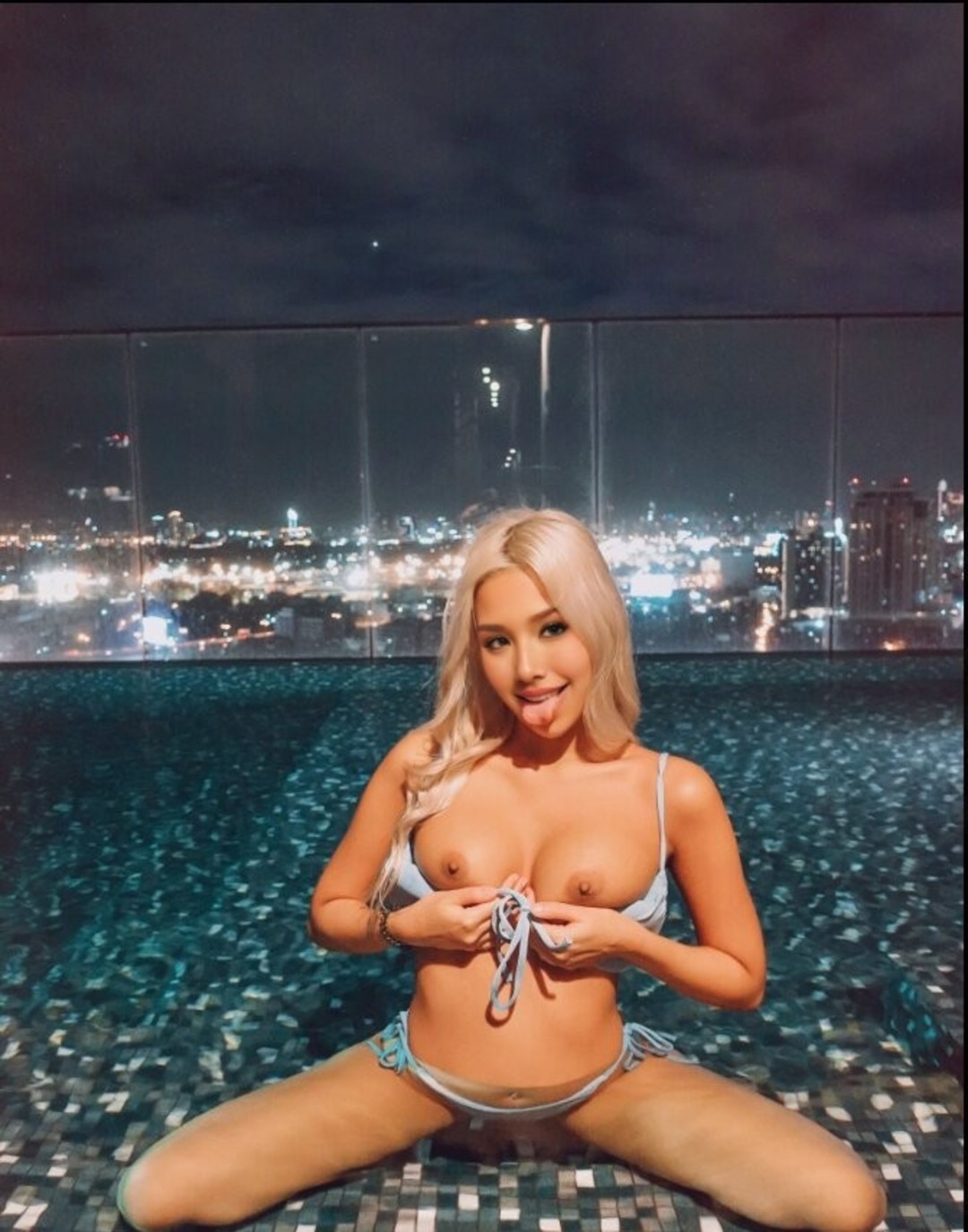 Photo nue de fuite OnlyFans de Desiree Roux #2 Photo nue de fuite OnlyFans de Desiree Roux #2