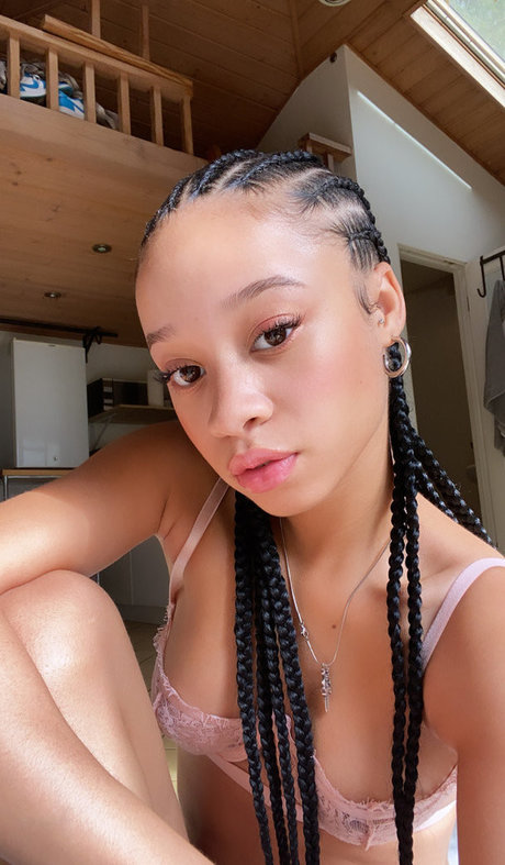 Photo nue de fuite OnlyFans de Nawtybynature