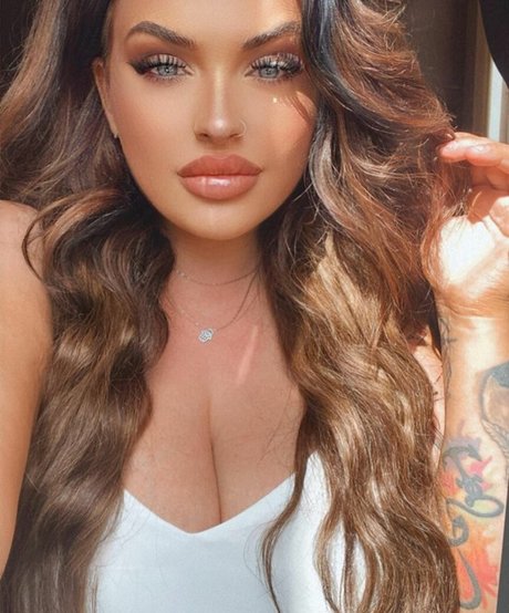 Photo nue de fuite OnlyFans de Aimee Nowell