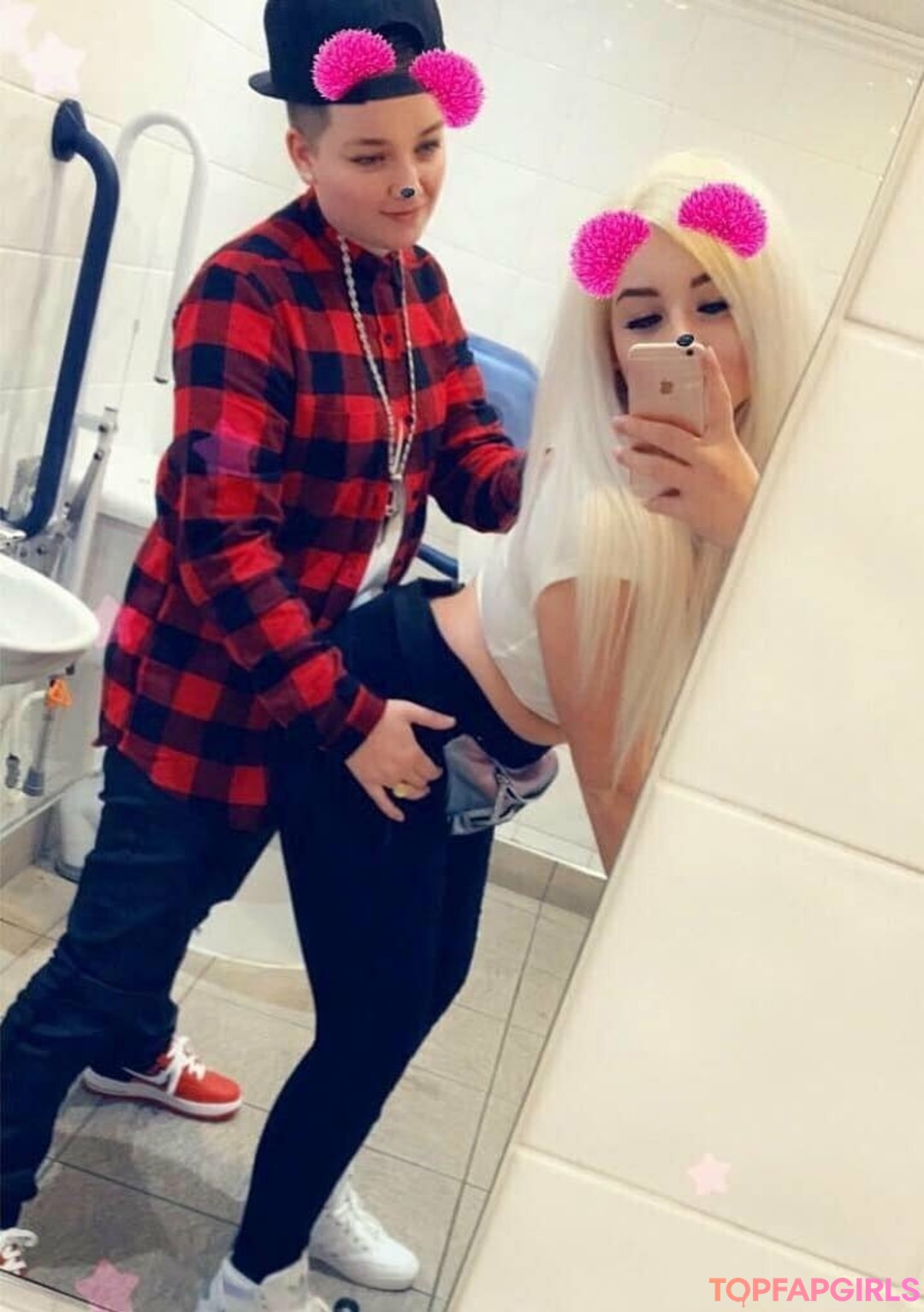 Photo nue de fuite OnlyFans de Reallesbiansx #10 Photo nue de fuite OnlyFans de Reallesbiansx #10