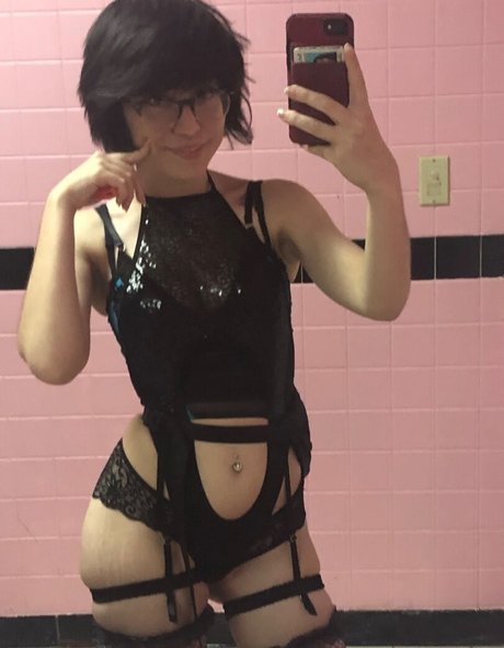 Photo nue de fuite OnlyFans de Leez