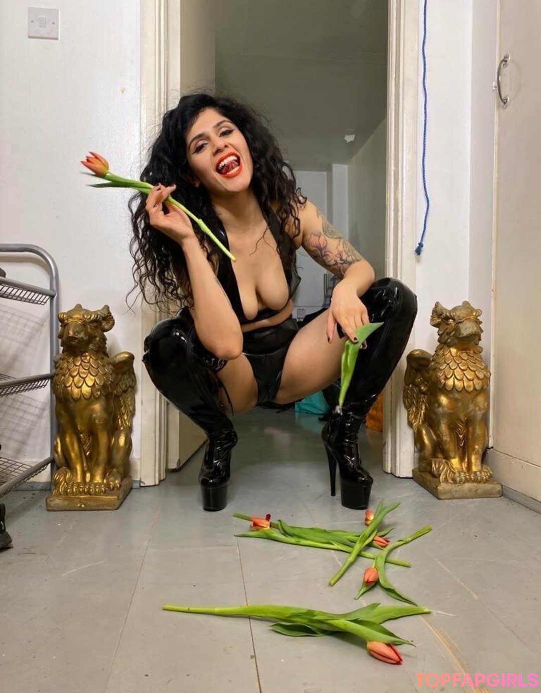 Photo nue de fuite OnlyFans de Mistresssophiasahara #71 Photo nue de fuite OnlyFans de Mistresssophiasahara #71