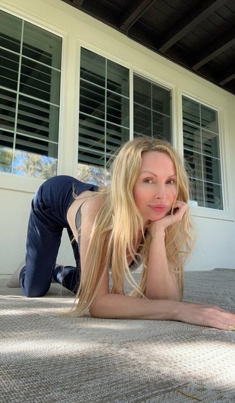 Photo nue de fuite OnlyFans de Nikkibenzfree