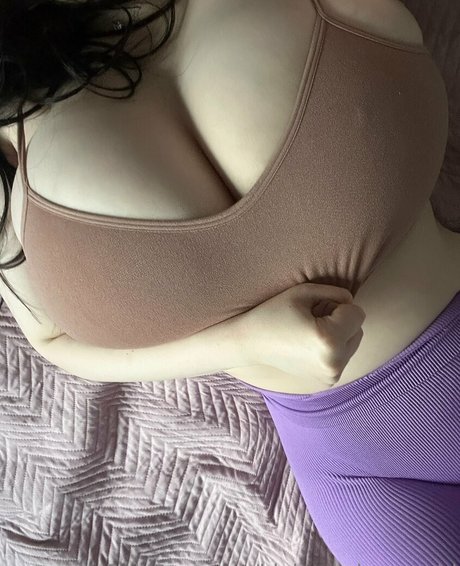 Bigboobsbunnygirl