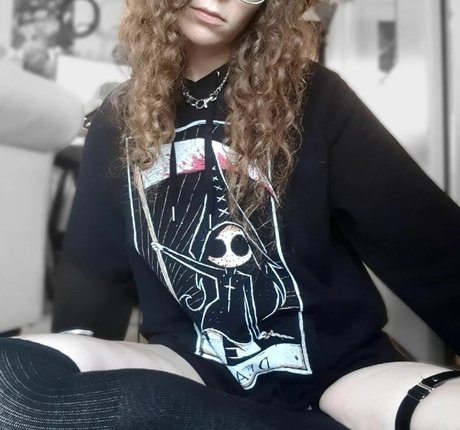 Photo nue de fuite OnlyFans de Porcelain Ghoul