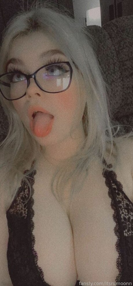 Photo nue de fuite OnlyFans de Itsrumoonn