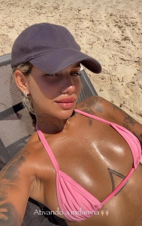 Photo nue de fuite OnlyFans de Carol Santos