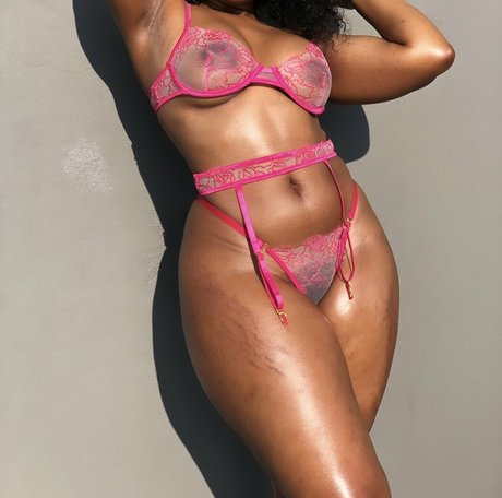 Photo nue de fuite OnlyFans de Cataleyafans