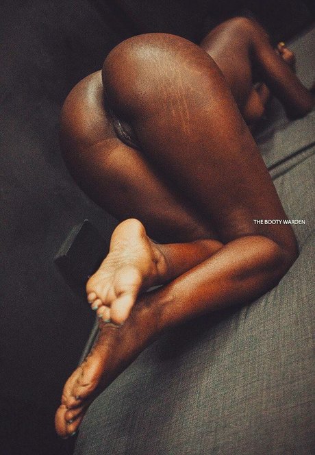 Photo nue de fuite OnlyFans de The Booty Warden